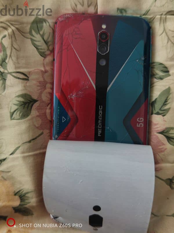 Redmagic 5G 12&256 back broken only phone 3