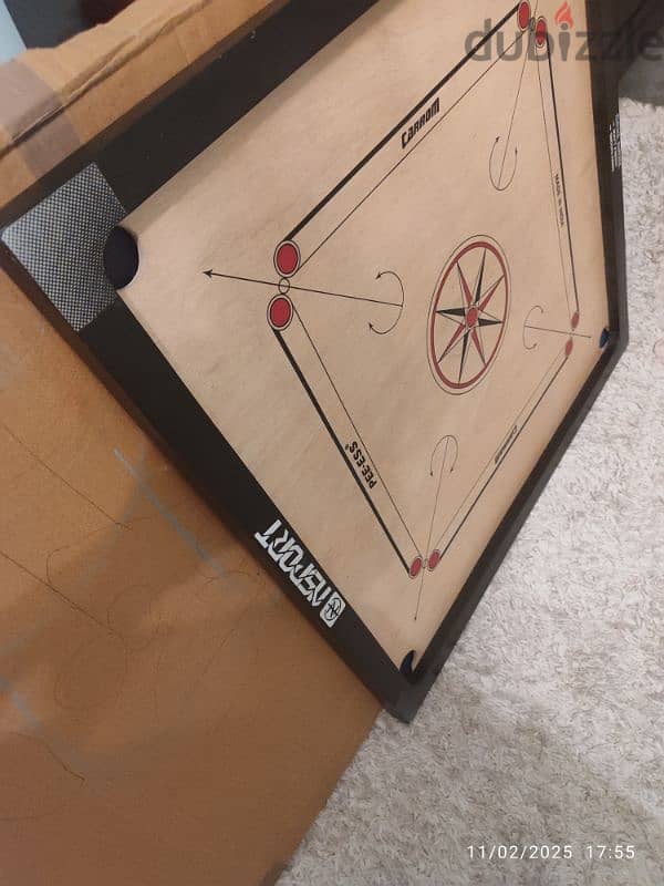 Carrom Board Big  Like New 0