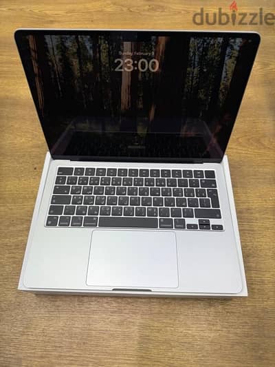 للبيعmacbook air موديل2022بحالة ممتازة كالجديد