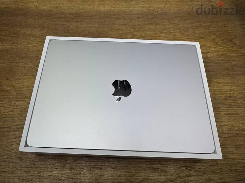 للبيعmacbook air موديل2022بحالة ممتازة كالجديد 2