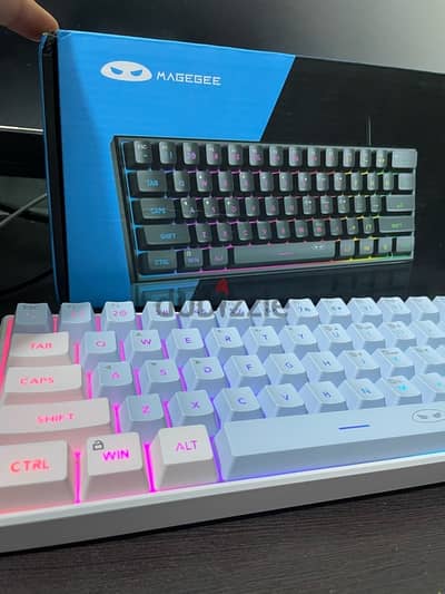 MAGEGEE MECHANICAL KEYBOARD WHITE+BLUE WITH RGB LIGHTS