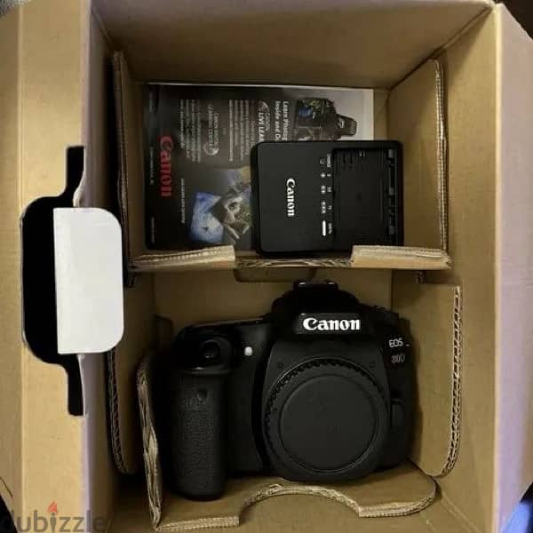 canon 80d like new condition 0