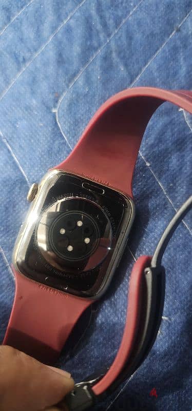 Apple watch series 8 4