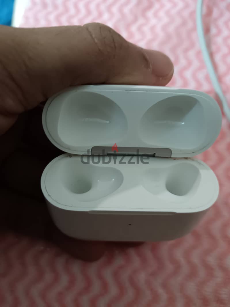 Apple airpod 3 original charging case 2