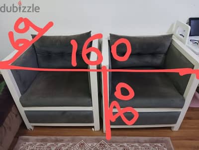 WELVET luxury sofa chairs in good condition with center table