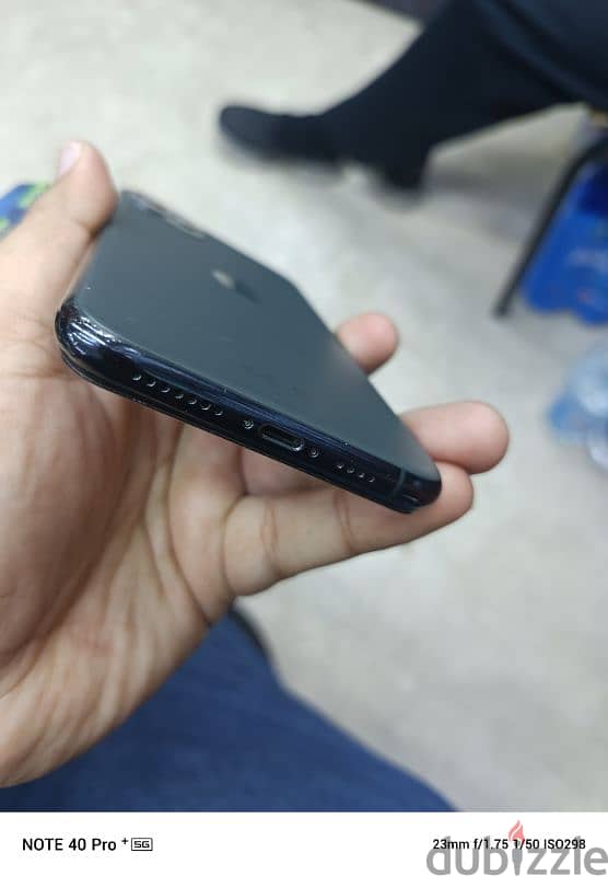 iPhone 11 pro Max 256 GB LCD change and battery 5