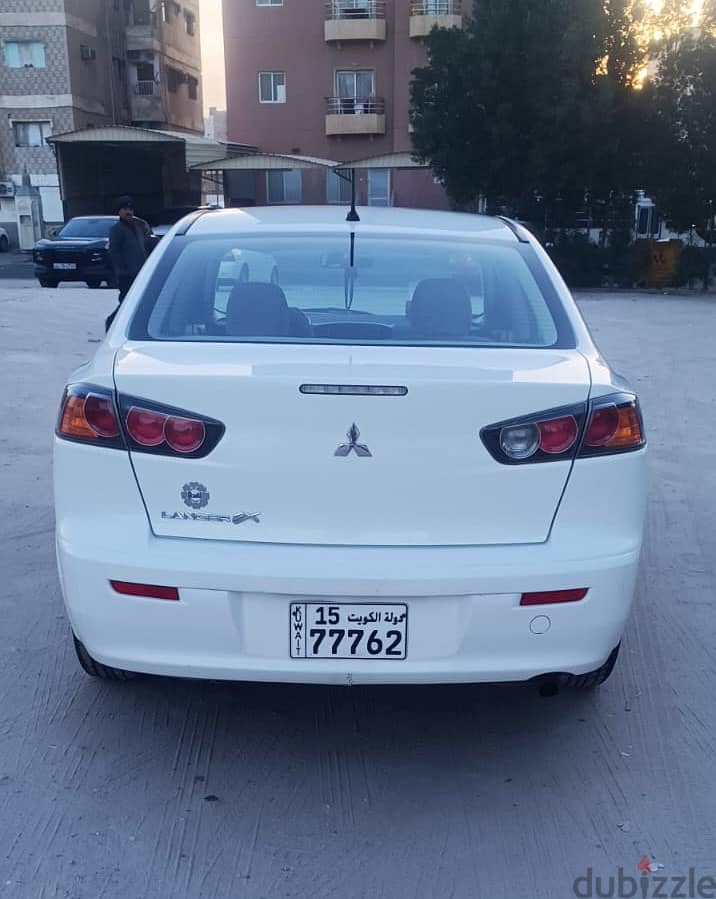 Mitsubishi Lancer 2017 EX 4