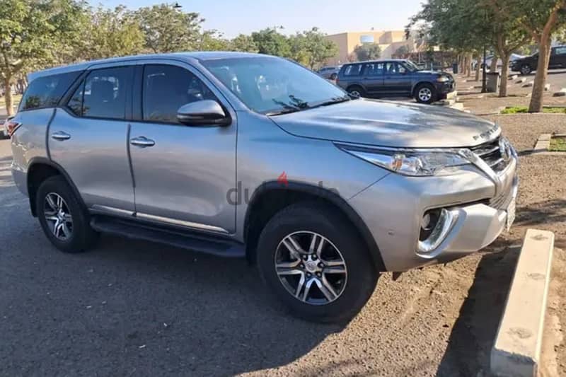 Toyota Fortuner 2019 4