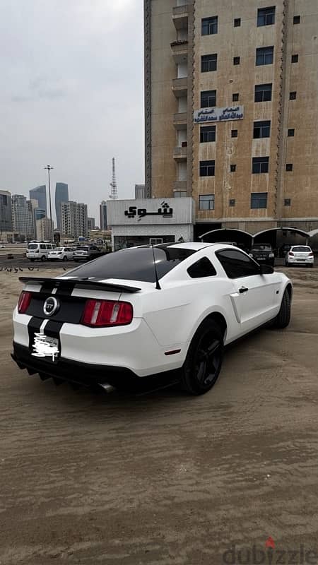 Ford Mustang 2010 1