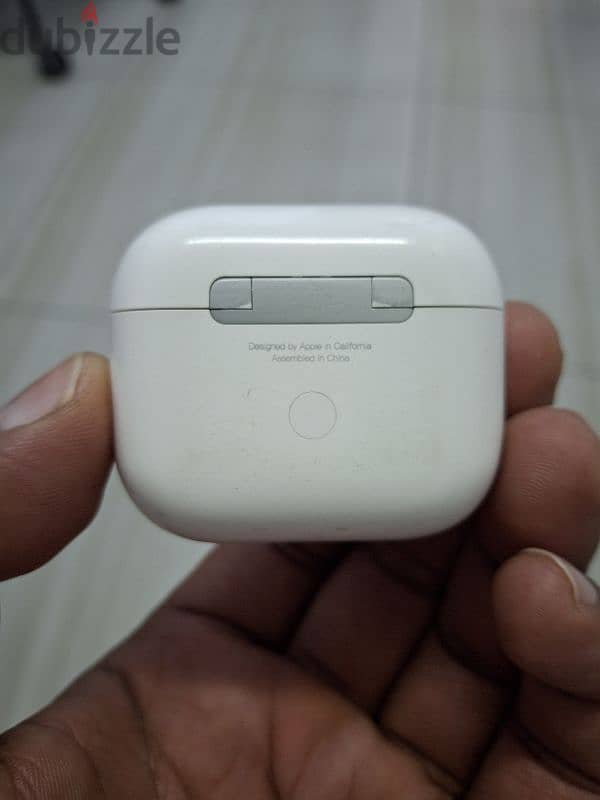 Apple AIRPOD 3 WITH WIRLESS CHARGING CASE 1