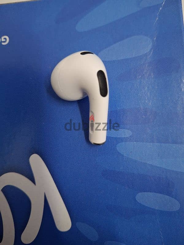 Apple AIRPOD 3 WITH WIRLESS CHARGING CASE 3