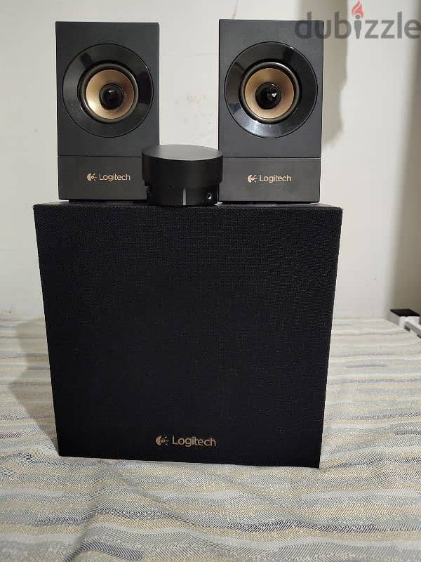 Logitech Z533 2.1 channel computer speakers 1