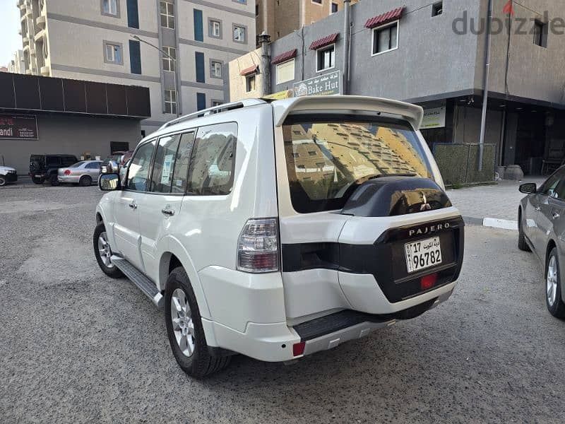 Mitsubishi Pajero 2020 perfect condition. 3