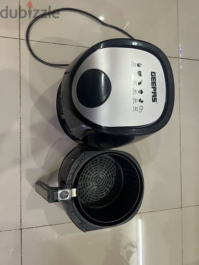 GEEPAS DIGITAL AIR FRYER