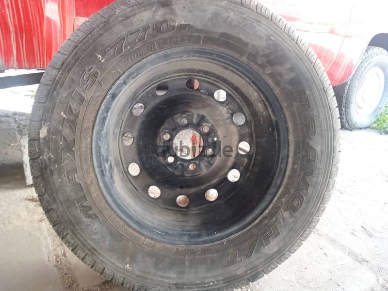 245 x 70 x 17  one tyre in excellent condition with rim for sale 1