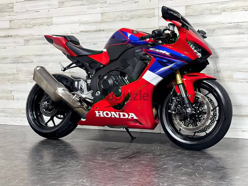 2022 Honda CBR1000RR ABS (+97466574363) 1