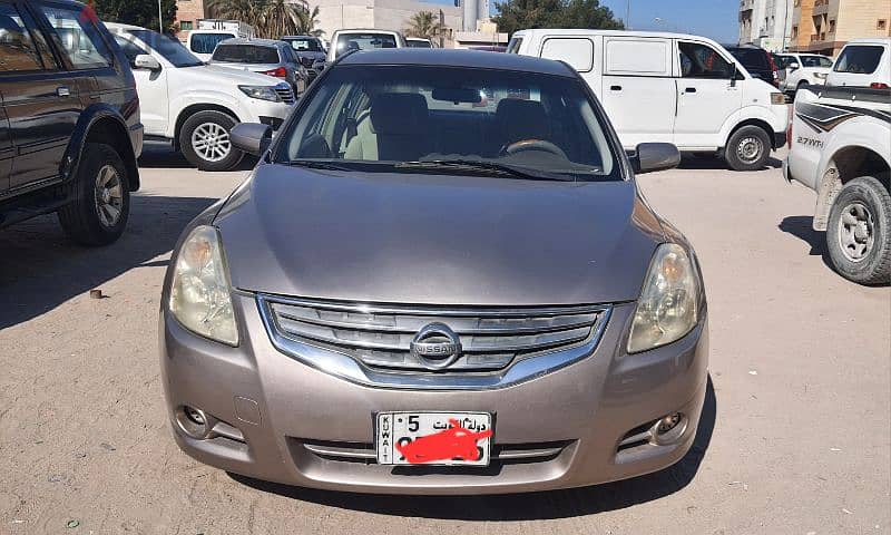 Urgent sale of Nissan Altima 2011 1