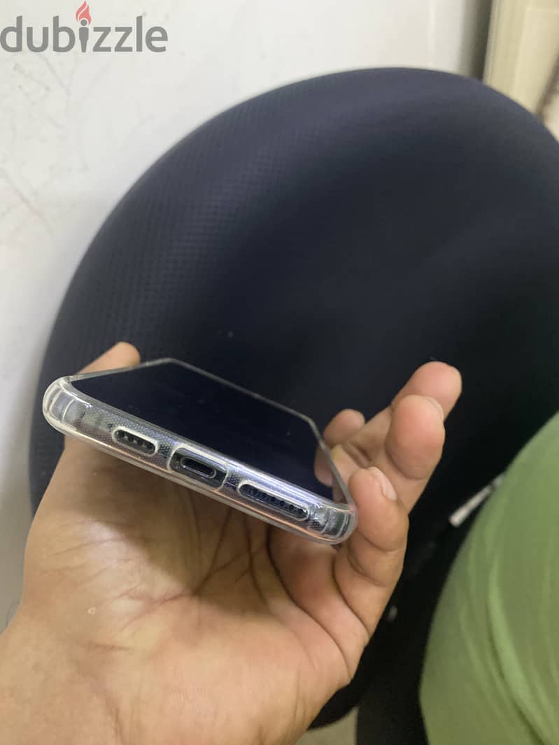 Iphone 11 pro max 4