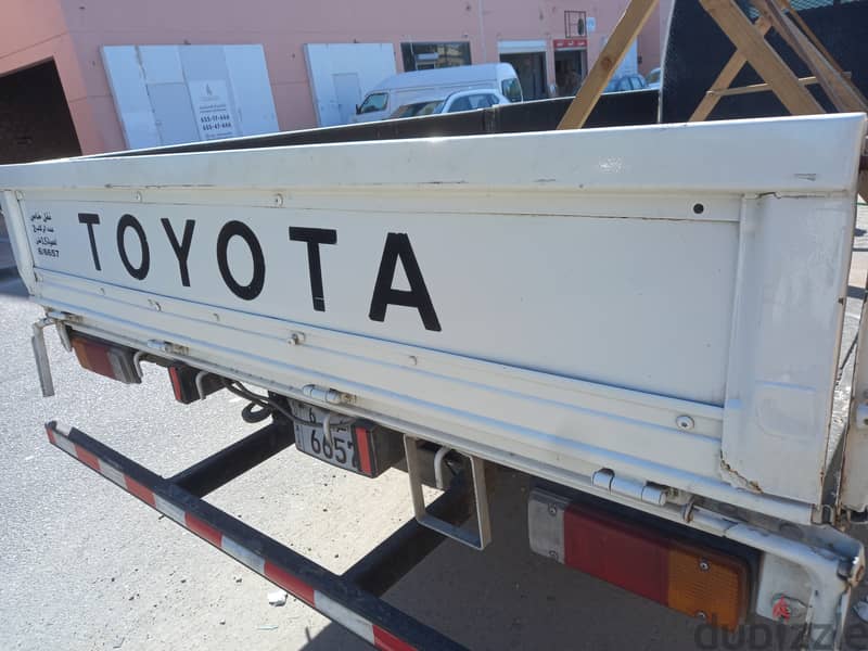 Half lorry- Toyota Dyna - 5 Mtr 6