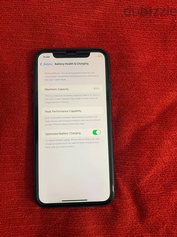 iPhone 11 . . 128gb battery 85% not open device 100% waterproof device 6