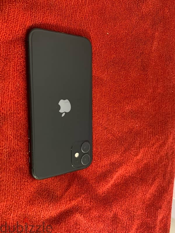 iPhone 11 . . 128gb battery 85% not open device 100% waterproof device 11