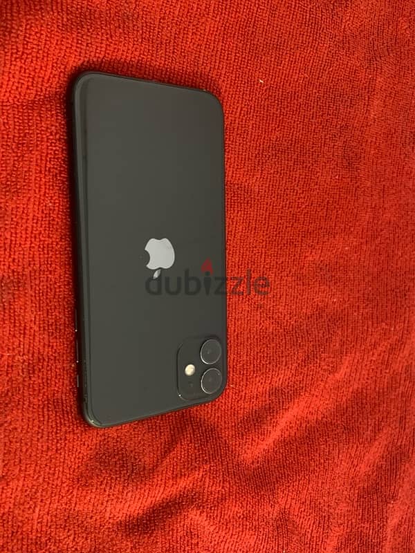 iPhone 11 . . 128gb battery 85% not open device 100% waterproof device 12