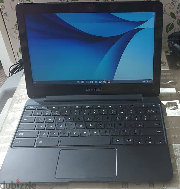 laptop for sale. WITH MOUSE,LAPTOP BAG, ADAPTER,CABLE. urgent sale 1