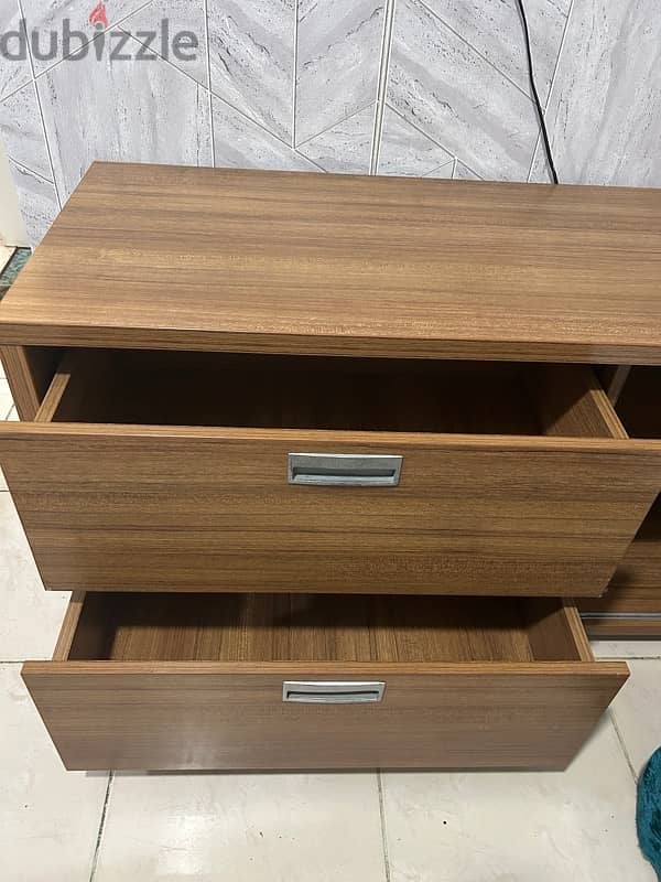 Console cupboard 3