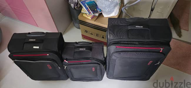 American Tourister Bag Set for sale