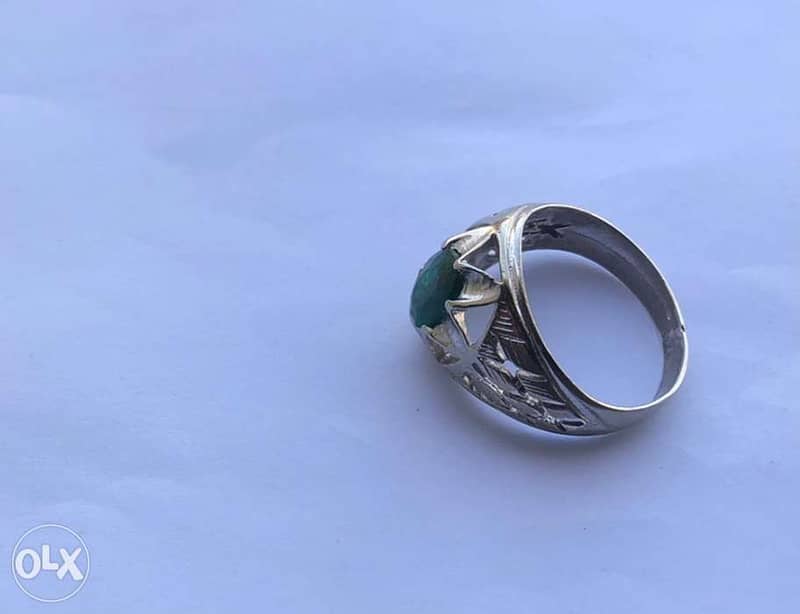 Emerald Italian Silver Ring ( خاتم الزمرد ) 2