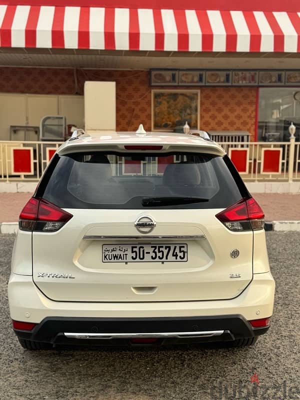 Nissan X-Trail 2018- Babtain Service 4WD Pearl white 1