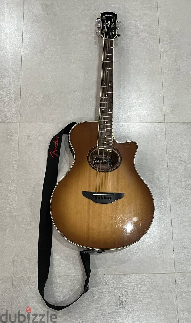 Yamaha APX700ii 3