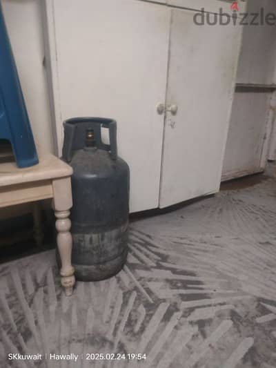 gas cylinder