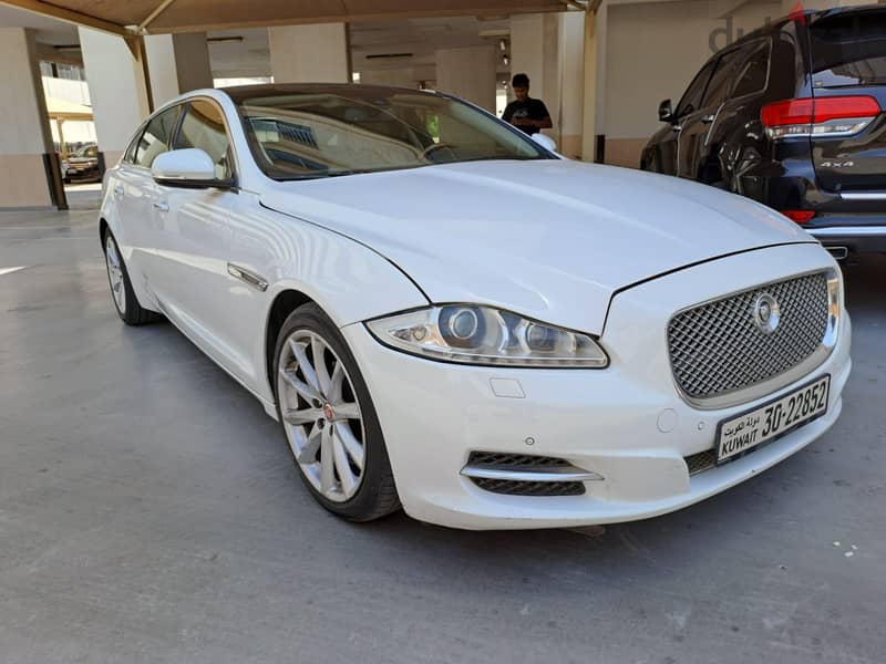 2013 Jaguar XJL Luxury Doctor car LOW mileage 2