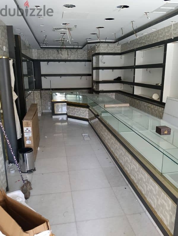 A gold shop for rent 4