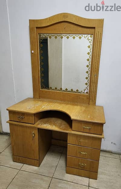 Dressing Table with Mirror GIVEAWAY