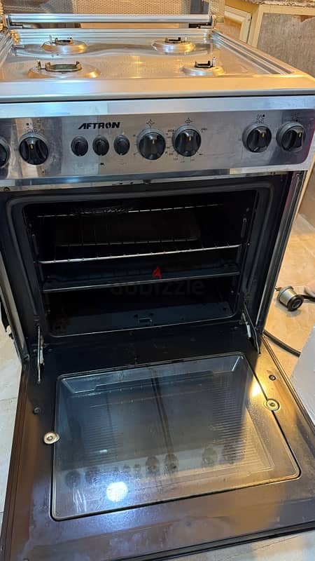 4 Burner Aftron with Grill and Oven. 2