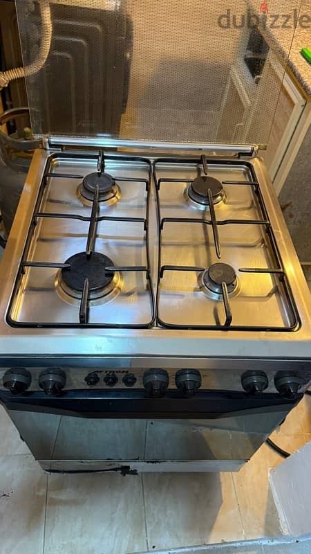 4 Burner Aftron with Grill and Oven. 5