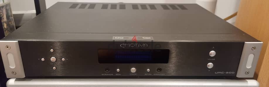 Emotiva UMC-200 surround processor and a UPA-500 amplifier