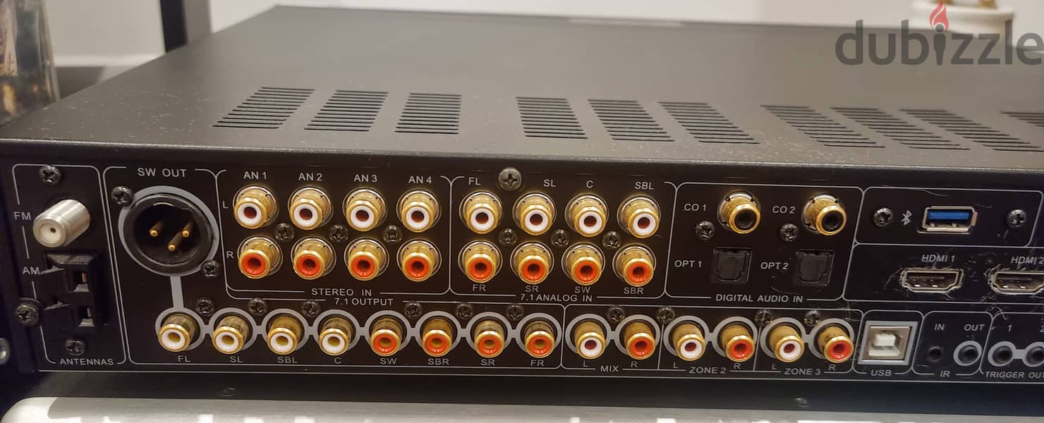 Emotiva UMC-200 surround processor and a UPA-500 amplifier 1