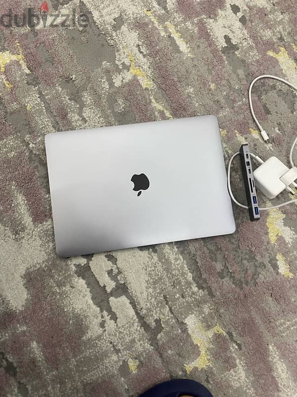 MacBook Air 2020 core i5 500gb ssd 8gb ram 1