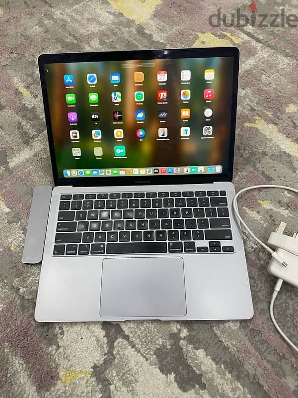 MacBook Air 2020 core i5 500gb ssd 8gb ram 6