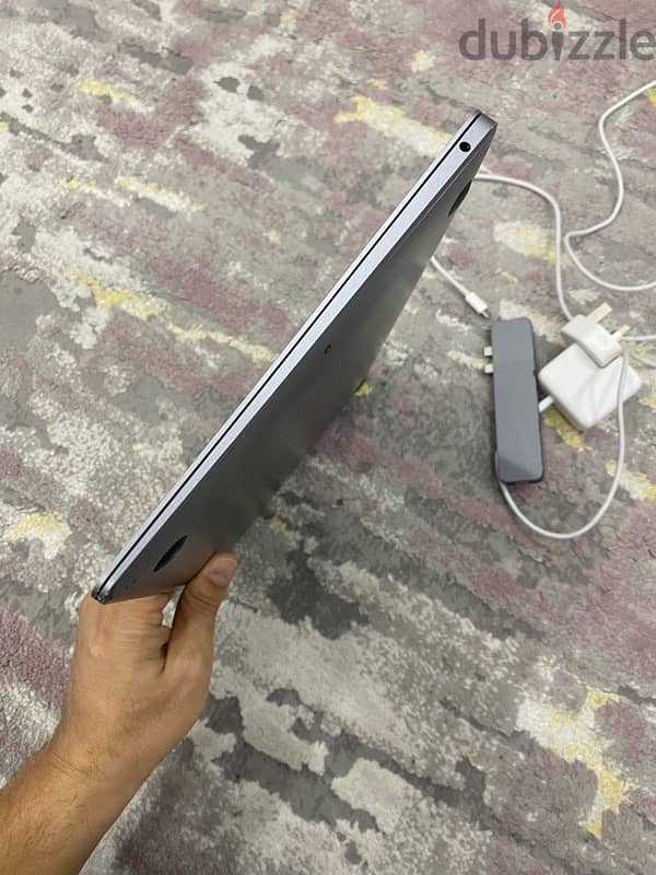 MacBook Air 2020 core i5 500gb ssd 8gb ram 16