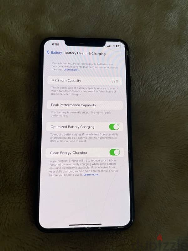 iPhone XSmax 256gb battery 82% not open device no any repiar 13