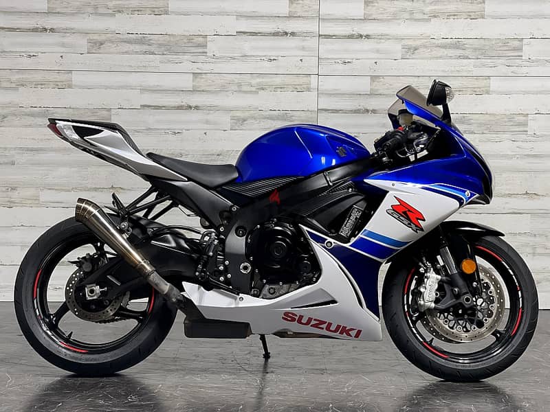 2016 Suzuki GSX R600 (+971561943867) 2