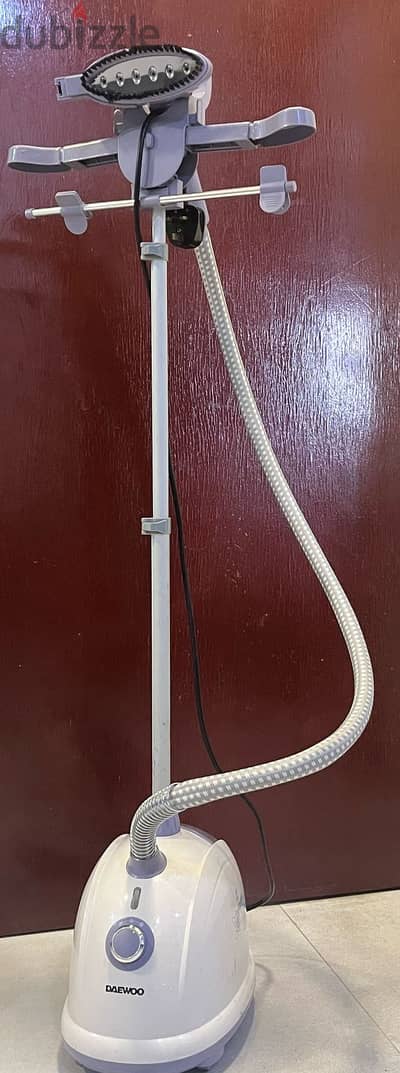 GARMENT STEAMER