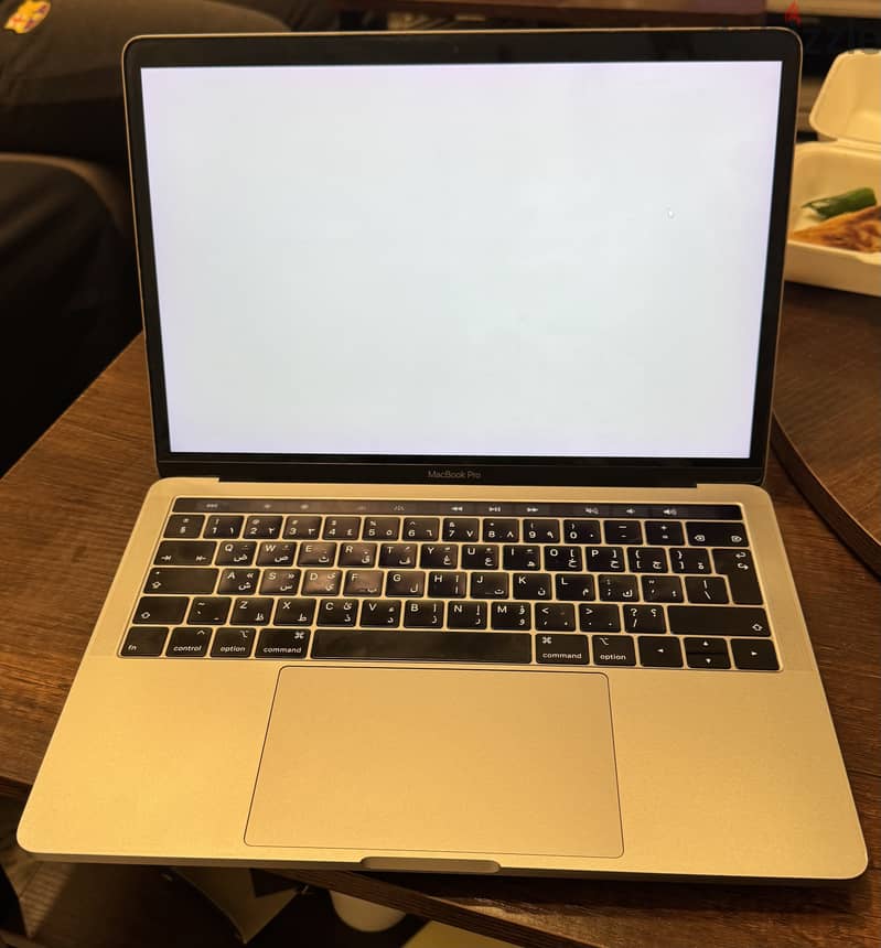 Macbook pro 13.3 inch 2018 1