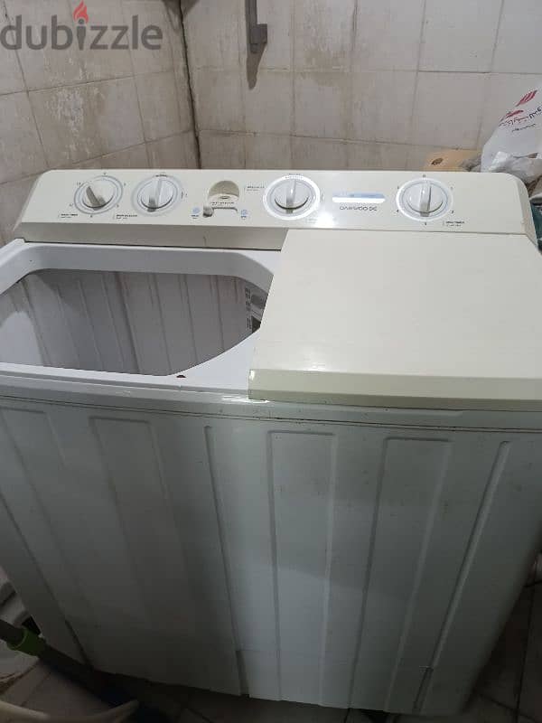 Daewoo 11 kg washing machine and dryer working well 0