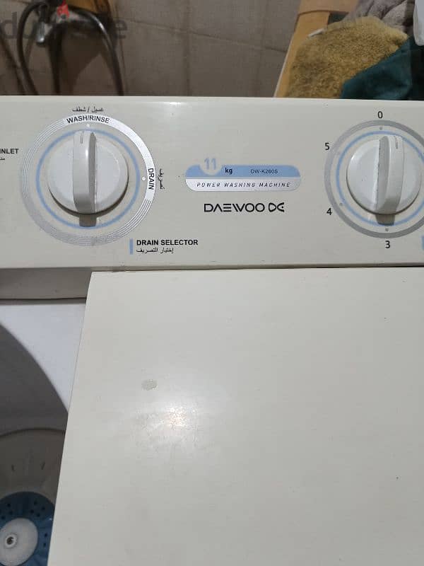 Daewoo 11 kg washing machine and dryer working well 1