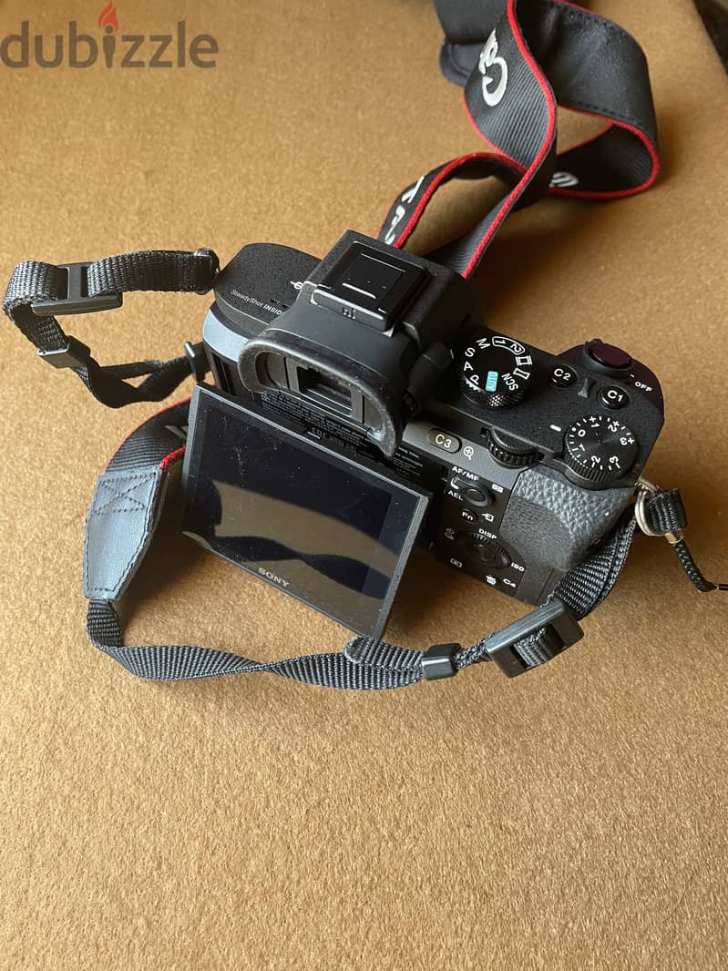 SONY a7ii full frame 24 megapixel . Just like new  /  lence SONY FE 3. 5